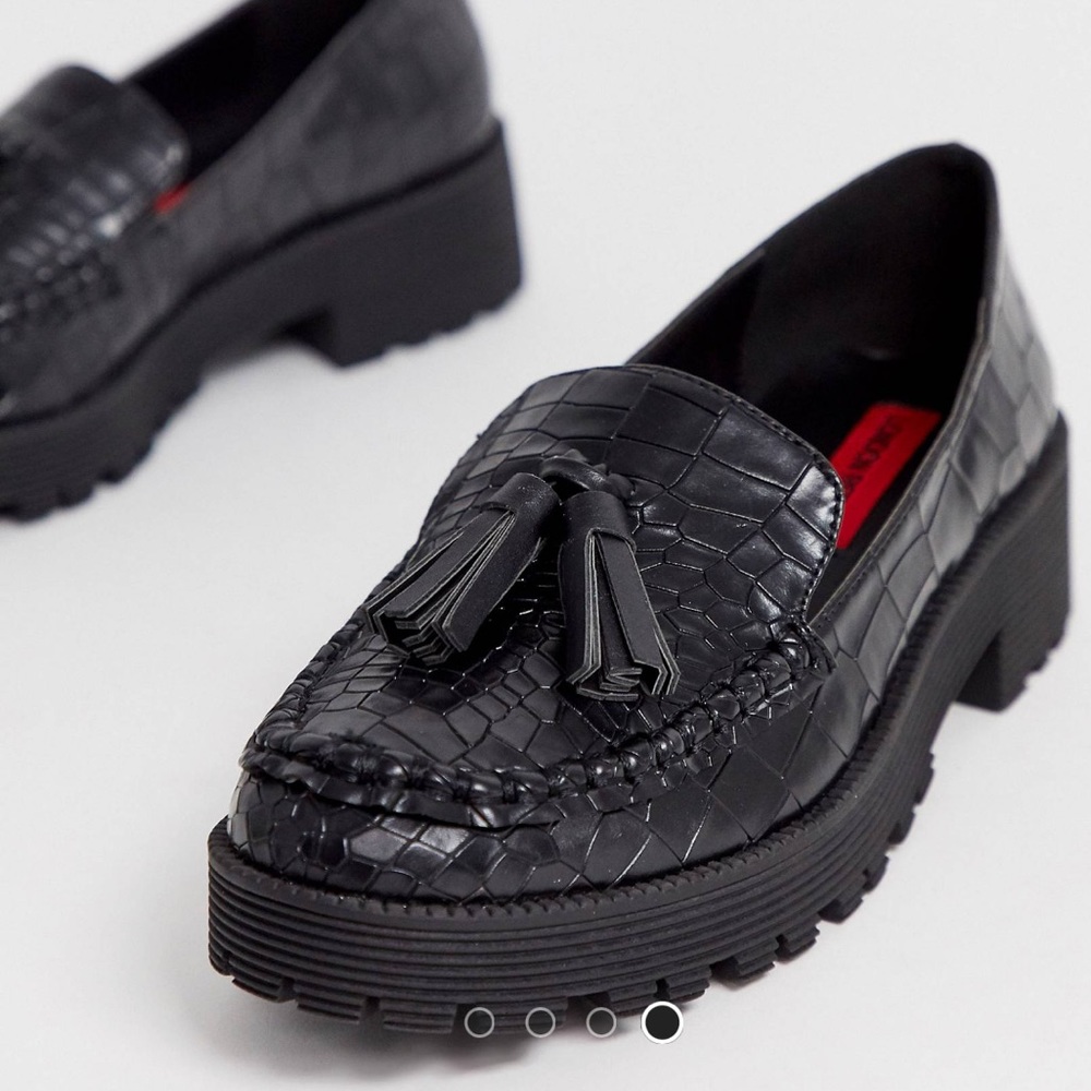 Barely worn size 8 women’s loafers from ASOS.